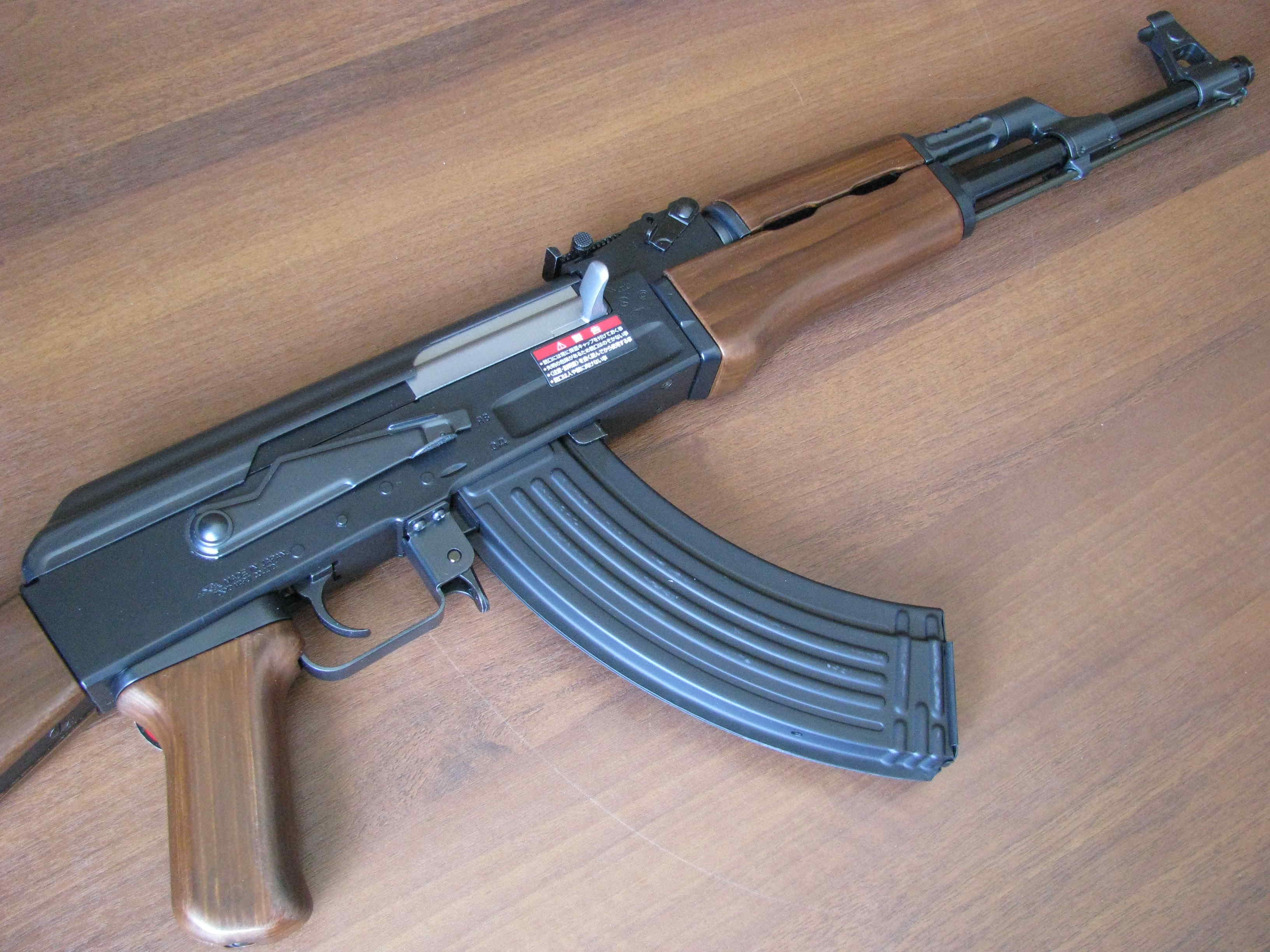 AK-47 от Tokyo Marui (AK47 страйкбольный)