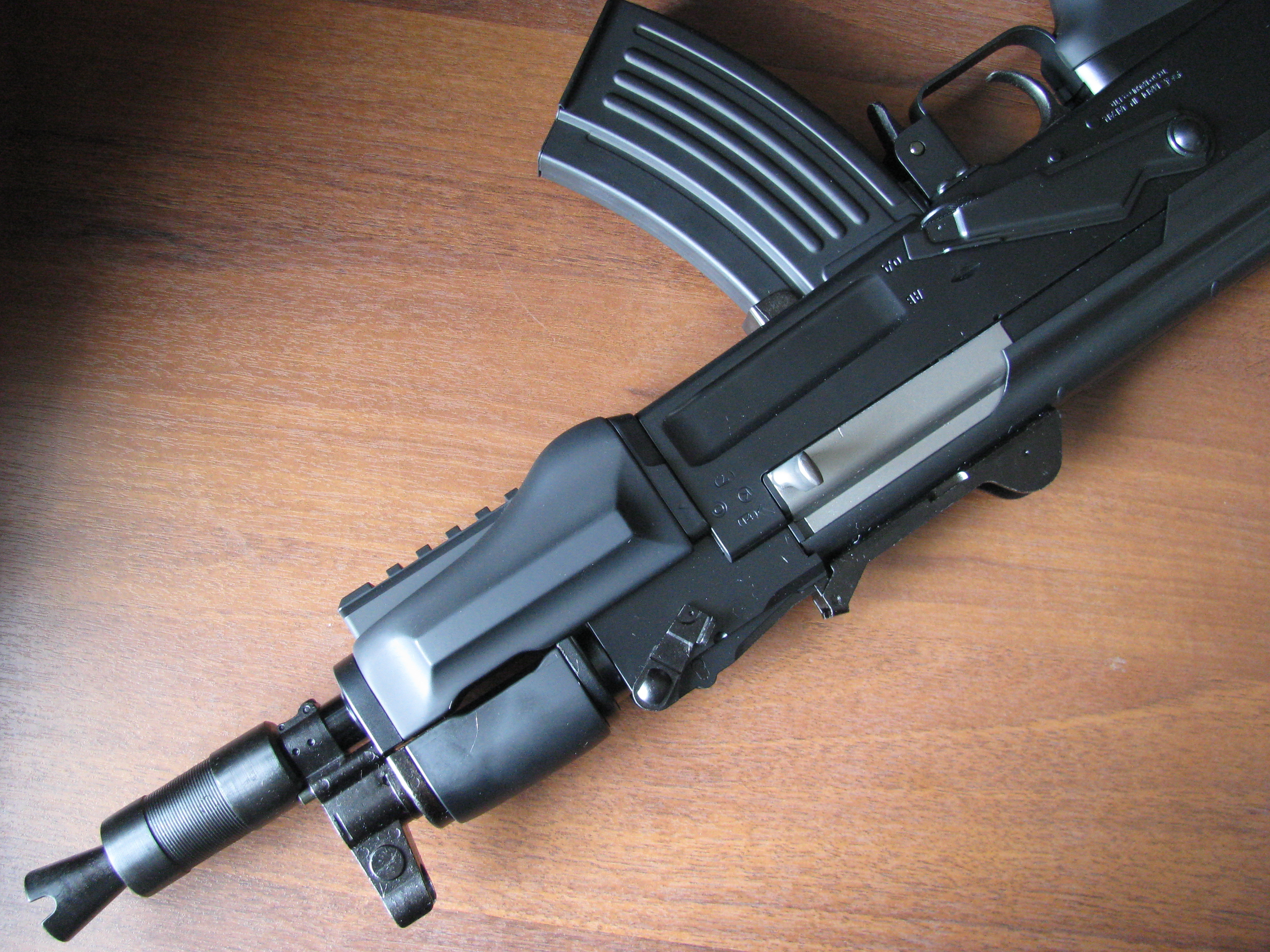 AKС-74УБ от Tokyo Marui (AKС-74УБ страйкбольный)