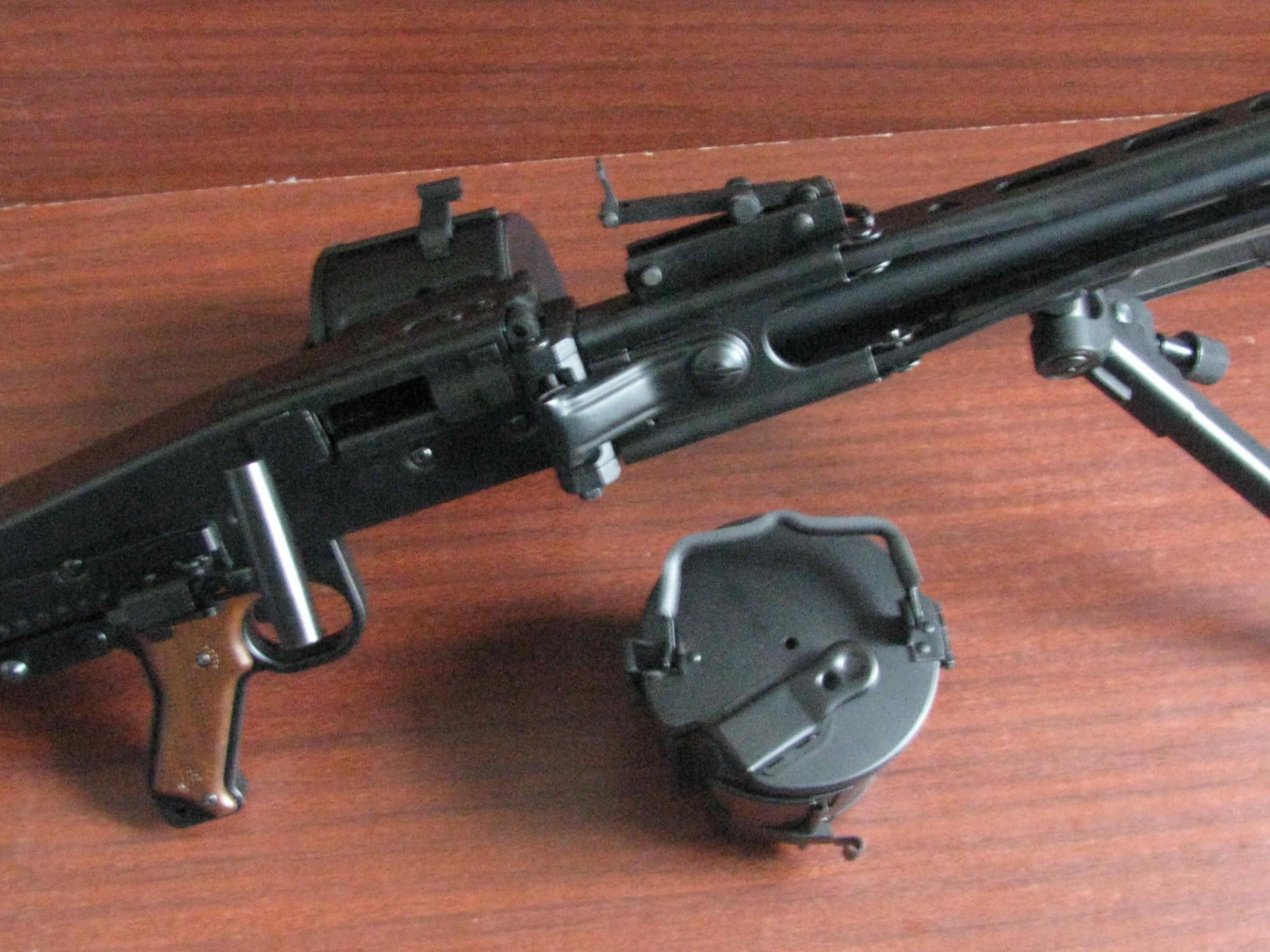 MG42 от S&T (МГ-42,MG-42 страйкбольный)